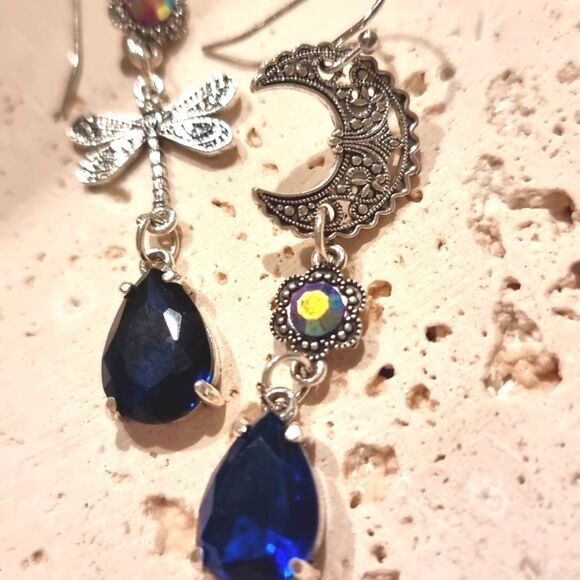 Silver and Purple Dangle Earrings - Picture 4 of 7